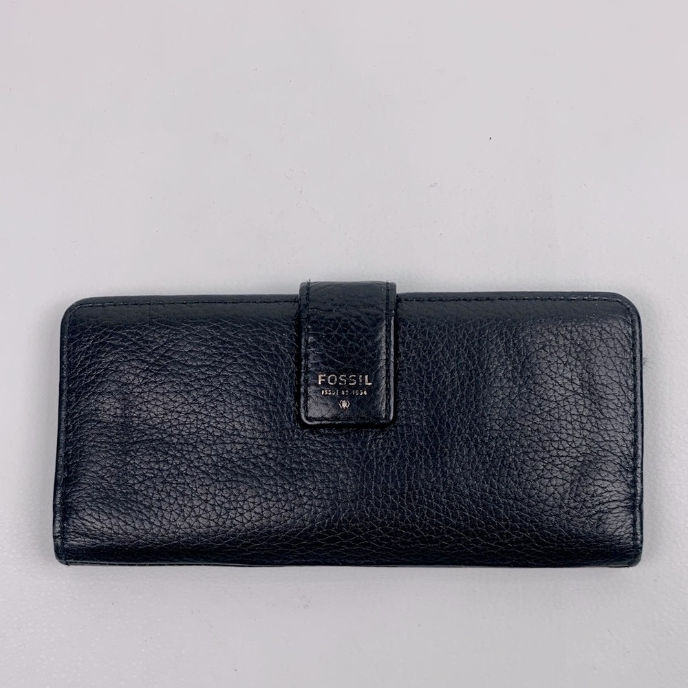 Vintage Fossil Black Leather wallet Gray lining Snap close Multiple pockets Zip